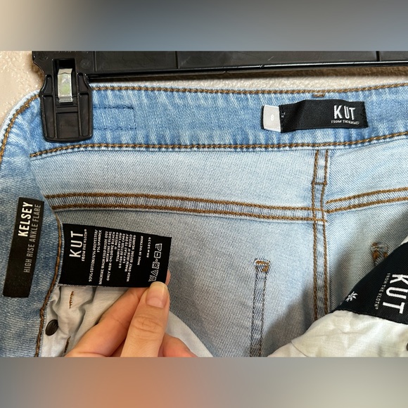 Kut size 8 high rise ankle flare jean - Picture 3 of 3